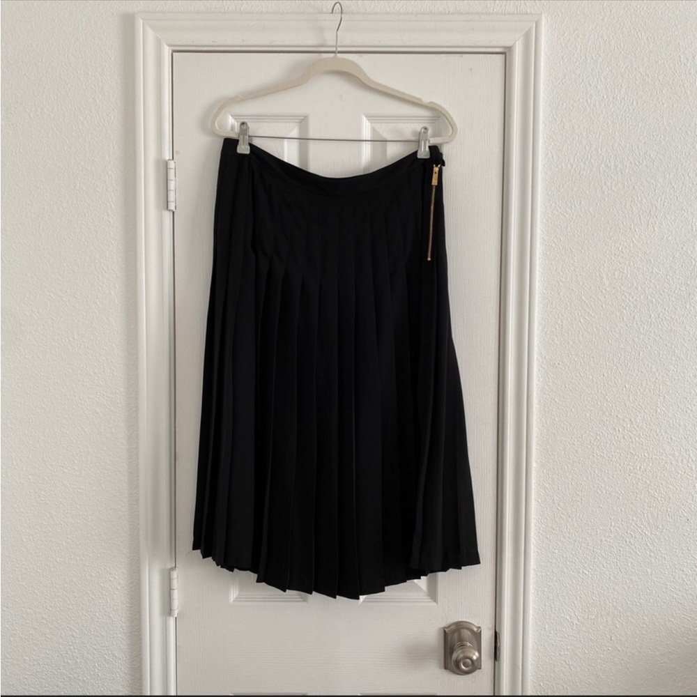 C H A U S, black pleated midi skirt. - Picture 2 of 11